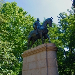GeorgeWashingtonStatue