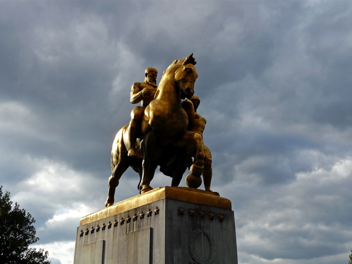 Hoofbeats of History-Valor